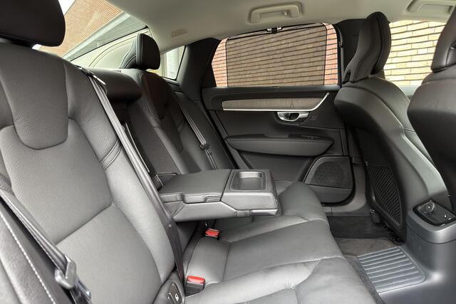 Volvo S90 T8 AWD Inscription Standkachel | Harman/Kardon Audiosysteem | Trekhaak Semi-Elektrisch | Stoelverwarming Voor en Achter | Stuurwielverwarming | Adaptieve Full-LED Koplampen | Lederbekleed Dashboard | Parkeersensoren Voor en Achter | Parkeercamera Achter 