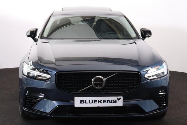Volvo S90 T8 AWD Plus Dark - Schuif/kanteldak - IntelliSafe Assist & Surround - 360º Camera - Harman/Kardon audio - Adaptieve LED koplampen - Verwarmde voorstoelen, stuur & achterbank - Parkeersensoren voor & achter - Elektr. bedienb. voorstoelen met geheugen - Ext