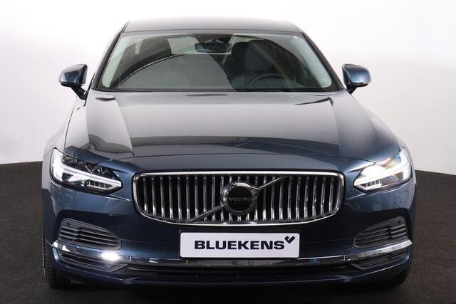 Volvo S90 T8 AWD Core Bright - IntelliSafe Assist & Surround - Harman/Kardon audio - Adaptieve LED koplampen - Parkeercamera achter - Verwarmde voorstoelen, stuur & achterbank - Parkeersensoren voor & achter - Elektr. bedienb. voorstoelen met geheugen - Extra getin
