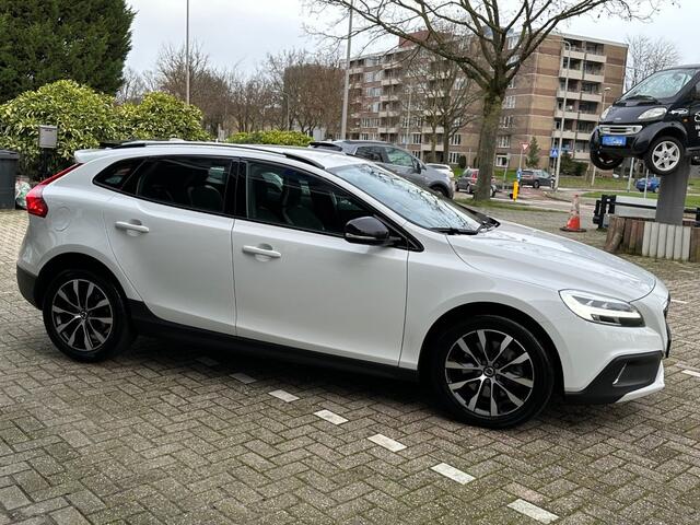 Volvo V40 Cross Country T3 Dynamic Edition Automaat Navi Clima Cruise PDC