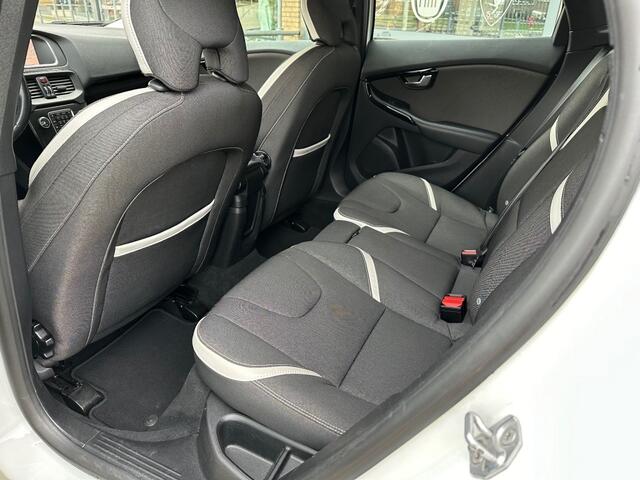 Volvo V40 Cross Country T3 Dynamic Edition Automaat Navi Clima Cruise PDC