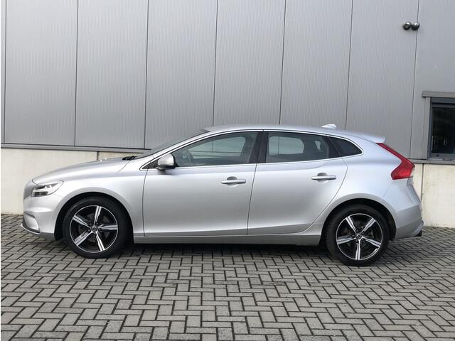 Volvo V40 2.0 T2 R-Design 11-2016 met Navi Climate Pdc Elek pakket Sportve
