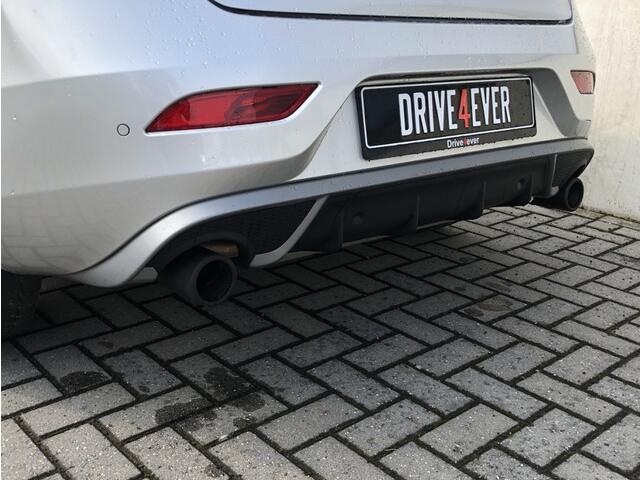 Volvo V40 2.0 T2 R-Design 11-2016 met Navi Climate Pdc Elek pakket Sportve