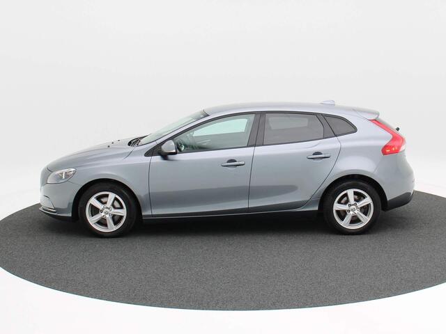 Volvo V40 2.0 T2 Momentum | Trekhaak | Stoel Verwarming | Airco | Navigatiesysteem | Bluetooth | Cruise Controle | 16 Inch