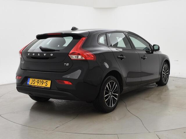 Volvo V40 2.0 T2 NORDIC+ 122 PK + LED | STOELVERW. | NAVIGATIE