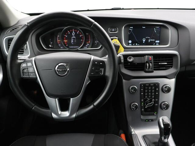 Volvo V40 2.0 T2 NORDIC+ 122 PK + LED | STOELVERW. | NAVIGATIE