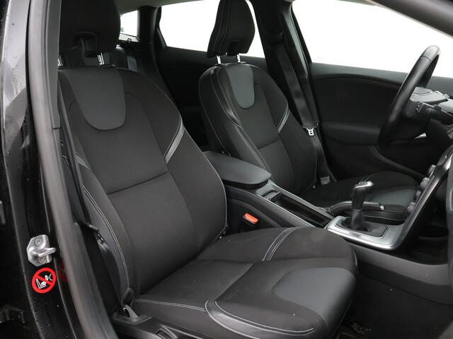Volvo V40 2.0 T2 NORDIC+ 122 PK + LED | STOELVERW. | NAVIGATIE