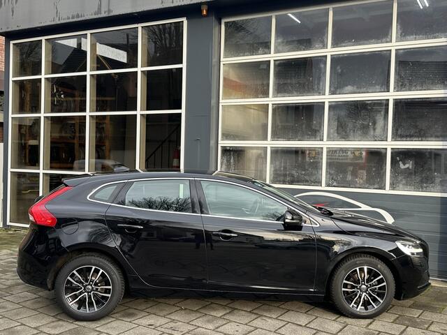 Volvo V40 2.0 D2 Nordic+ Panorama Leder Navi Led Trekhaak