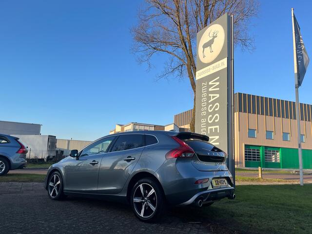 Volvo V40 T3 Polar+ Sport Automaat | Rijklaarprijs | Harman Kardon | Pano dak | Trekhaak