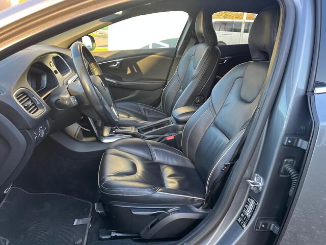 Volvo V40 T3 Polar+ Sport Automaat | Rijklaarprijs | Harman Kardon | Pano dak | Trekhaak