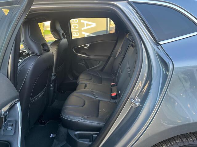 Volvo V40 T3 Polar+ Sport Automaat | Rijklaarprijs | Harman Kardon | Pano dak | Trekhaak