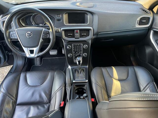 Volvo V40 T3 Polar+ Sport Automaat | Rijklaarprijs | Harman Kardon | Pano dak | Trekhaak