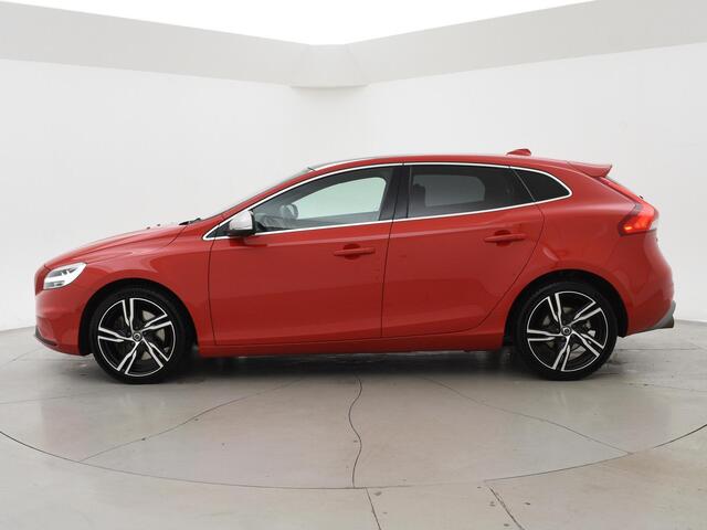 Volvo V40 2.0 T4 190 PK AUT. R-DESIGN + PANORAMA | LEDER | AFN. TREKHAAK | 18 INCH | CAMERA | LED