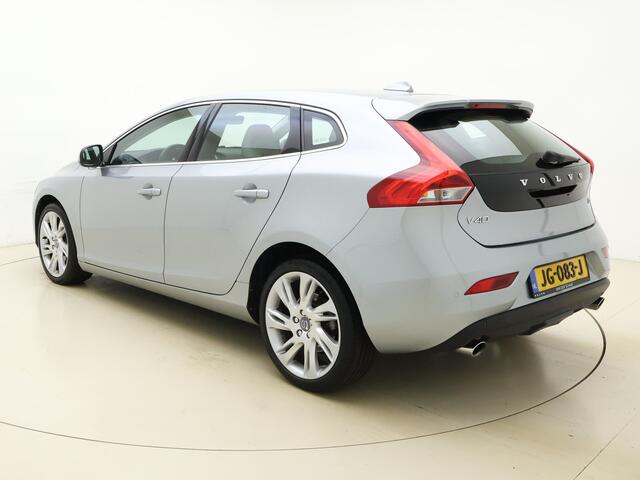 Volvo V40 T5 245PK Summum / Adaptive cruise control / Afneembare trekhaak / Stoelverwarming / Keyless entry / BLIS / Lederen bekleding /
