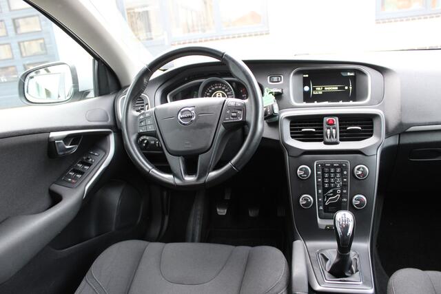 Volvo V40 2.0 D2 Momentum Navigatie | City Safety