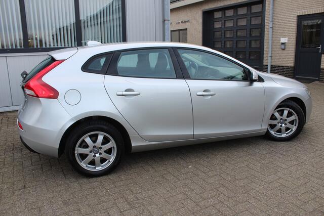 Volvo V40 2.0 D2 Momentum Navigatie | City Safety