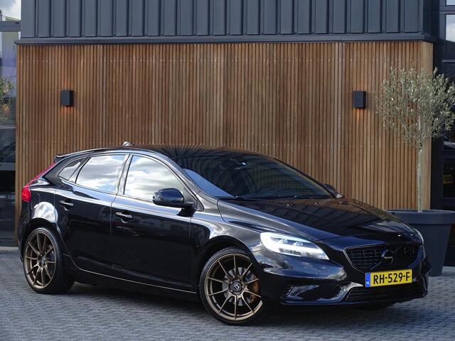 Volvo V40 2.0 T4 250PK Sport / R-Design / LED