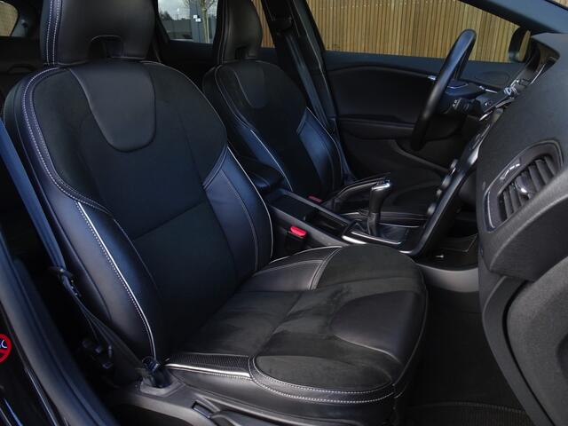 Volvo V40 2.0 T4 250PK Sport / R-Design / LED