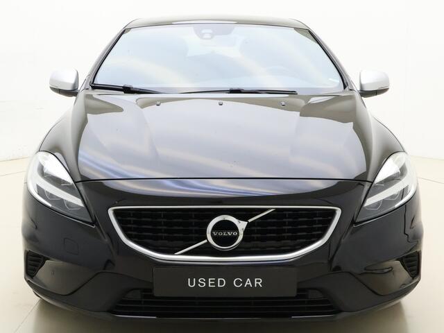 Volvo V40 T3 153pk Polar+ Sport / Panorama dak / H&K Audio / Camera achter / Stoelverwarming / Keyless entry / Navigatiesysteem /