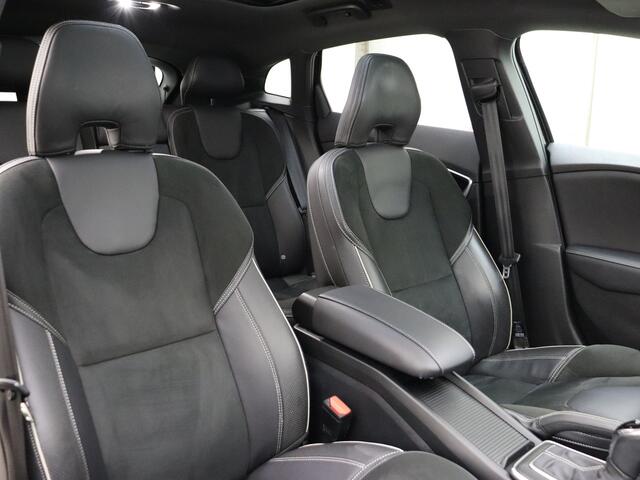 Volvo V40 T3 153pk Polar+ Sport / Panorama dak / H&K Audio / Camera achter / Stoelverwarming / Keyless entry / Navigatiesysteem /