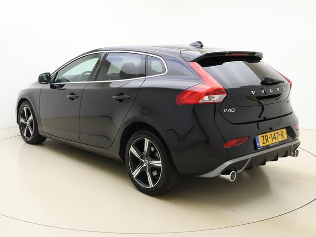 Volvo V40 T3 153pk Polar+ Sport / Panorama dak / H&K Audio / Camera achter / Stoelverwarming / Keyless entry / Navigatiesysteem /