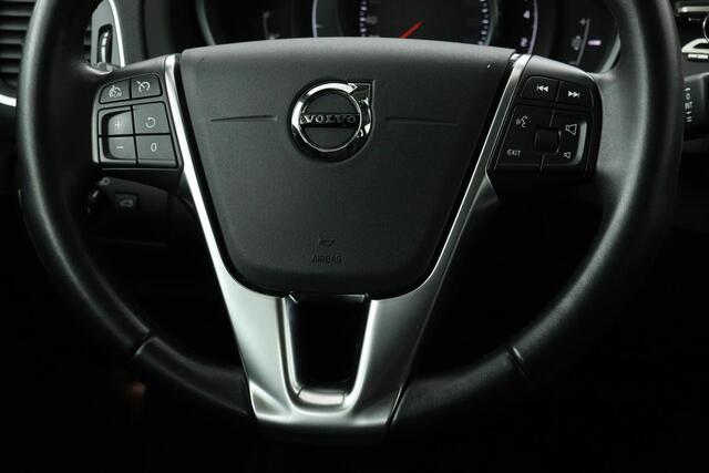 Volvo V40 2.0 T2 Nordic+ | Stoelverwarming | Full LED | Camera | Standkachel | Navigatie | Bluetooth | Climate control | Cruise control