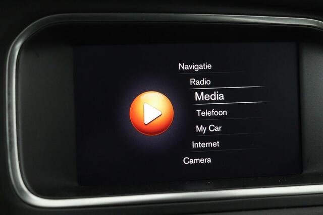 Volvo V40 2.0 T2 Nordic+ | Stoelverwarming | Full LED | Camera | Standkachel | Navigatie | Bluetooth | Climate control | Cruise control