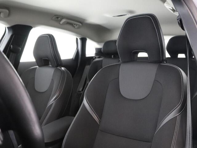 Volvo V40 2.0 T2 Momentum Nordic+ Park.Verwarming On Call