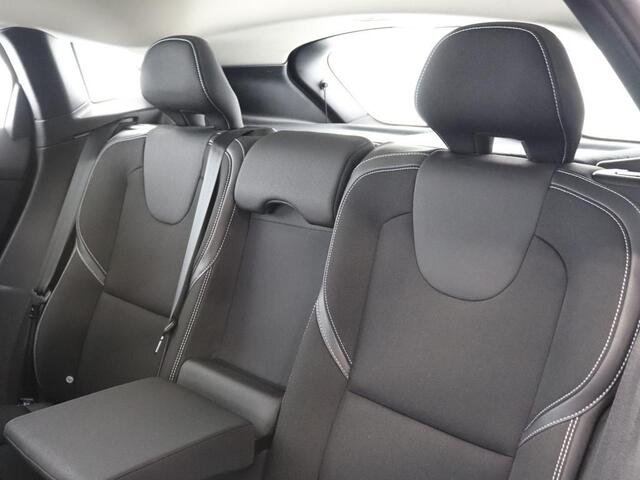 Volvo V40 2.0 T2 Momentum Nordic+ Park.Verwarming On Call