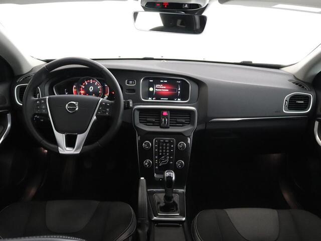 Volvo V40 2.0 T2 Momentum Nordic+ Park.Verwarming On Call