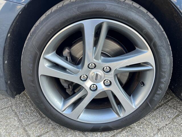 Volvo V40 2.0 T2 R-DESIGN NAVI CLIMA CRUISE PDC CAMERA STOELVERW TREKHAAK