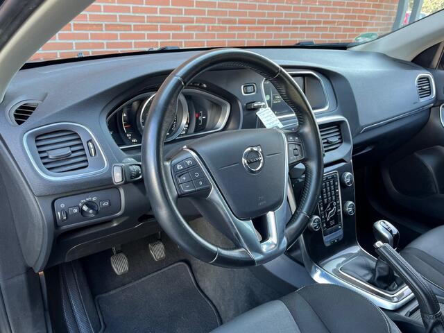 Volvo V40 2.0 T2 R-DESIGN NAVI CLIMA CRUISE PDC CAMERA STOELVERW TREKHAAK