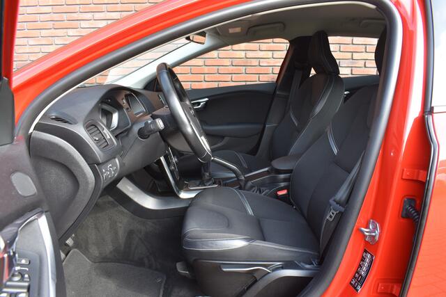 Volvo V40 T2 122PK Nordic+ | Standkachel | Volvo on Call |