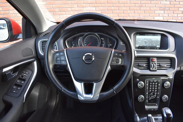 Volvo V40 T2 122PK Nordic+ | Standkachel | Volvo on Call |