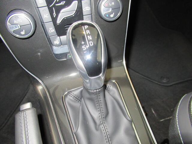 Volvo V40 1.5 T2 Automaat Polar+ Navigatie, stoelverwarming