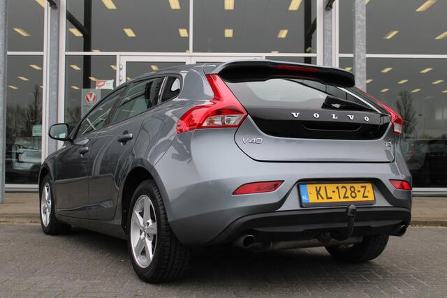 Volvo V40 1.5 T3 Momentum | Standkachel | Trekhaak | Parkeersensoren achter | Verw. Voorstoelen