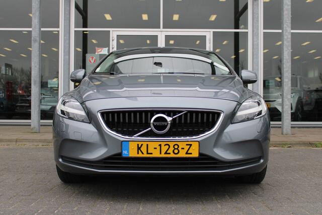Volvo V40 1.5 T3 Momentum | Standkachel | Trekhaak | Parkeersensoren achter | Verw. Voorstoelen