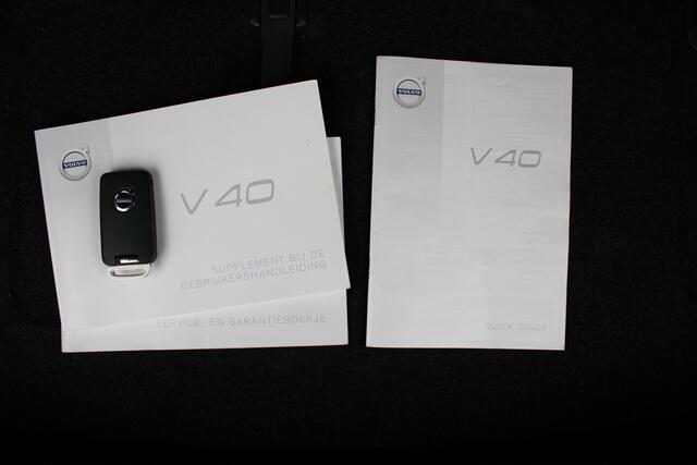 Volvo V40 1.5 T3 Momentum | Standkachel | Trekhaak | Parkeersensoren achter | Verw. Voorstoelen
