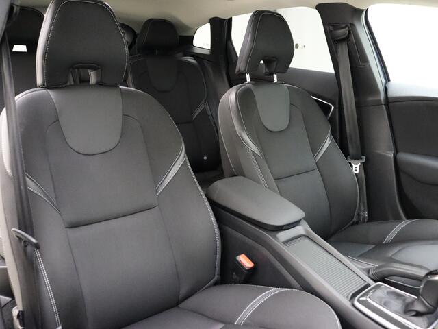 Volvo V40 T2 122PK Automaat Polar+ / Stoelverwarming / Parkeersensoren / Navigatie / Bluetooth telefoonverbinding /