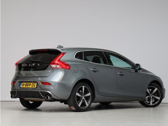 Volvo V40 T3 Automaat Polar+ Sport R-Design / Elektr. bed. stoel / Standkachel / Leder / Pan. dak / Harman Kardon / Park pilot / Stoelverwarming