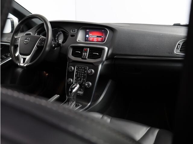Volvo V40 T3 Automaat Polar+ Sport R-Design / Elektr. bed. stoel / Standkachel / Leder / Pan. dak / Harman Kardon / Park pilot / Stoelverwarming
