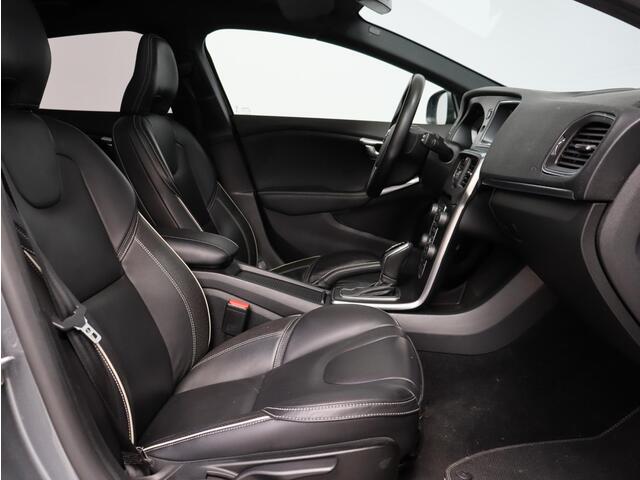 Volvo V40 T3 Automaat Polar+ Sport R-Design / Elektr. bed. stoel / Standkachel / Leder / Pan. dak / Harman Kardon / Park pilot / Stoelverwarming
