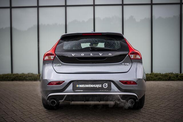 Volvo V40 1.5 T3 Inscription | Trekhaak | Lederen bekleding | Cruise Control | Parkeersensoren | LED | 17" | Climate Control |