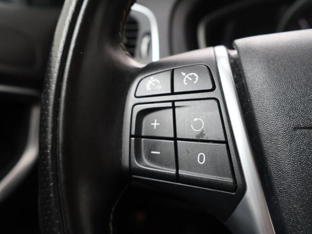 Volvo V40 1.5 T3 Polar+ Sport | 152 PK | Climate control | R-design | LED verlichting | Premium audio installatie |