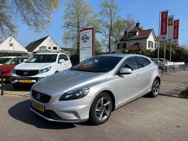 Volvo V40 2.0 D2 R-DESIGN / NAVI / HALF LEDER / LED / PDC / CRUISE CTR.