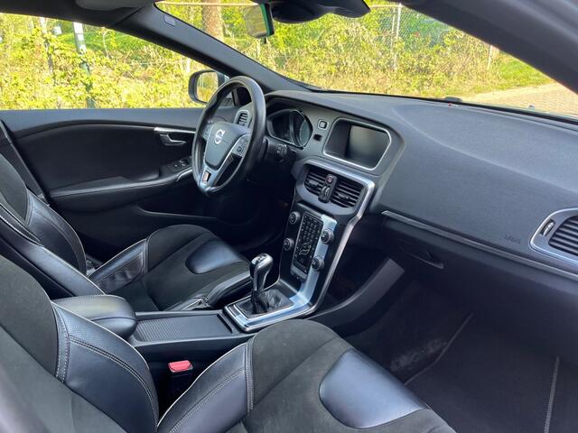 Volvo V40 2.0 D2 R-DESIGN / NAVI / HALF LEDER / LED / PDC / CRUISE CTR.