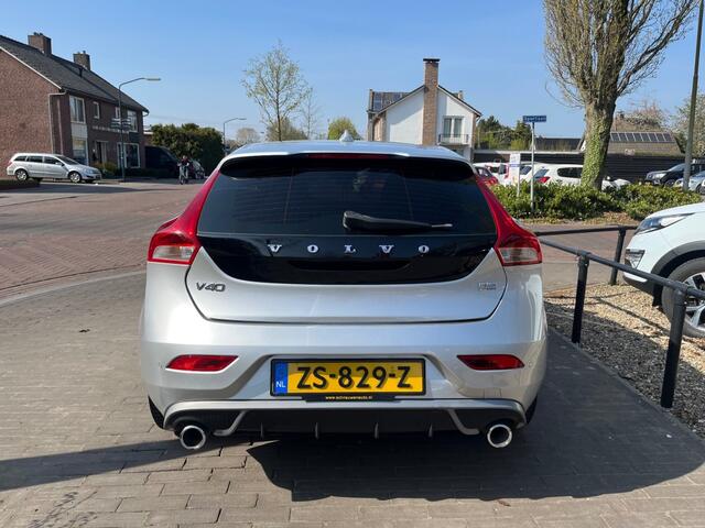 Volvo V40 2.0 D2 R-DESIGN / NAVI / HALF LEDER / LED / PDC / CRUISE CTR.