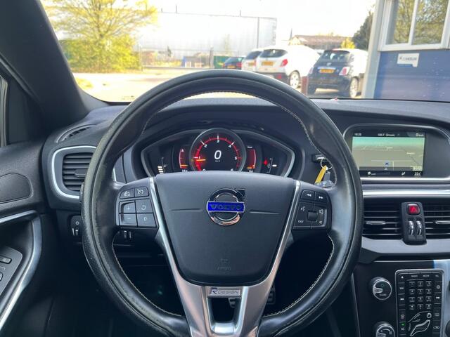 Volvo V40 2.0 D2 R-DESIGN / NAVI / HALF LEDER / LED / PDC / CRUISE CTR.