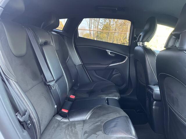 Volvo V40 2.0 D2 R-DESIGN / NAVI / HALF LEDER / LED / PDC / CRUISE CTR.