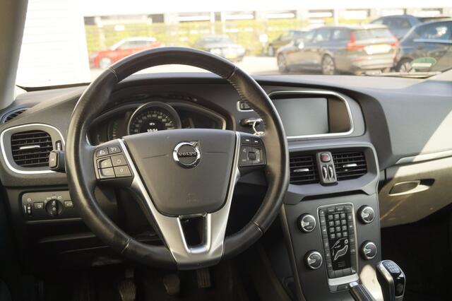 Volvo V40 2.0 D2 120pk Momentum -NAVI-ECC-PDC-TREKHAAK-